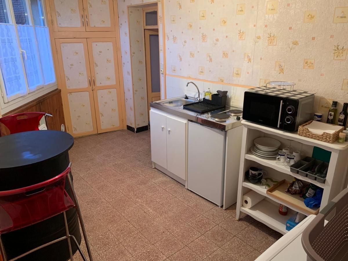 Apartamento Studio idéal travail, famille, tout y est … Dompierre-sur-Besbre Exterior foto